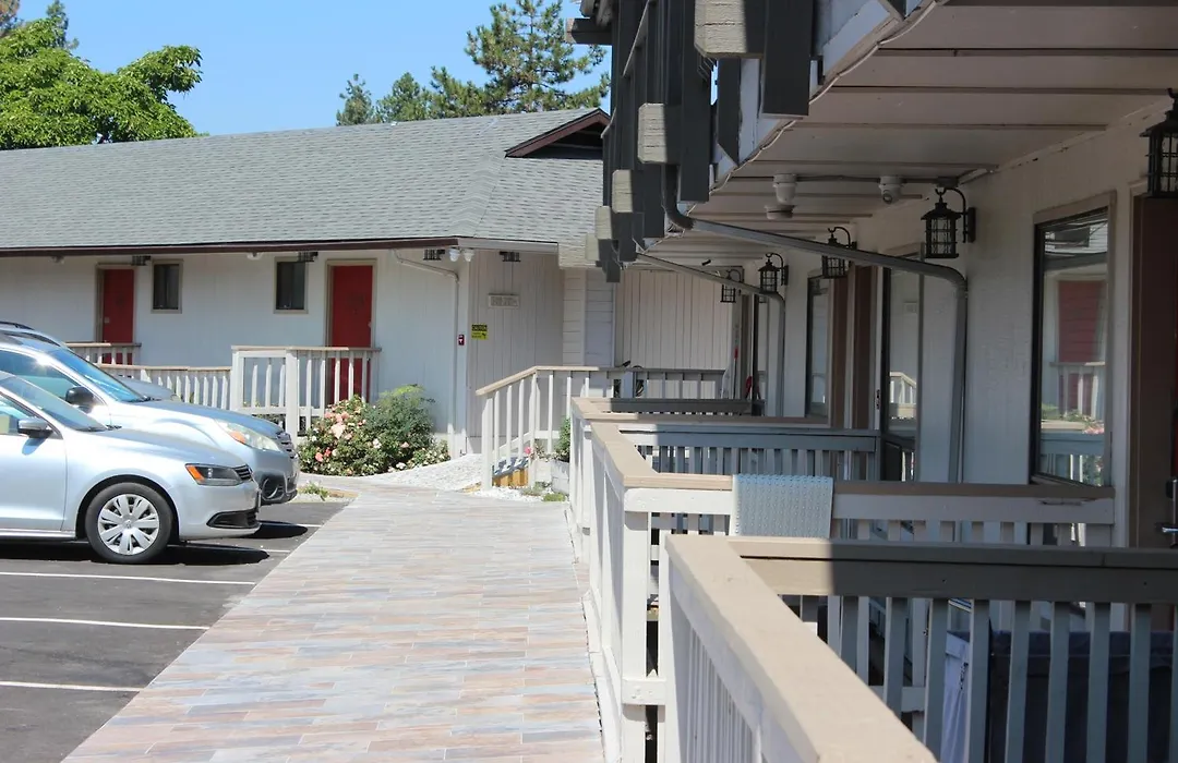 Cedarwood Inn Of Ashland-1