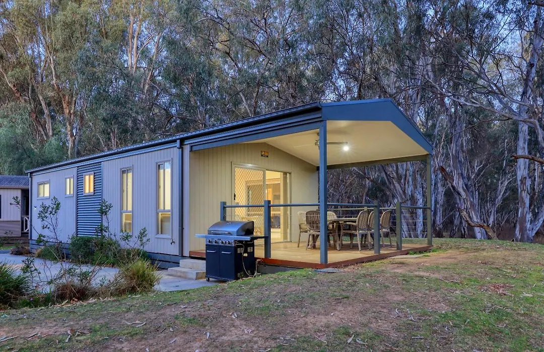 Deniliquin Riverside Caravan Park-1