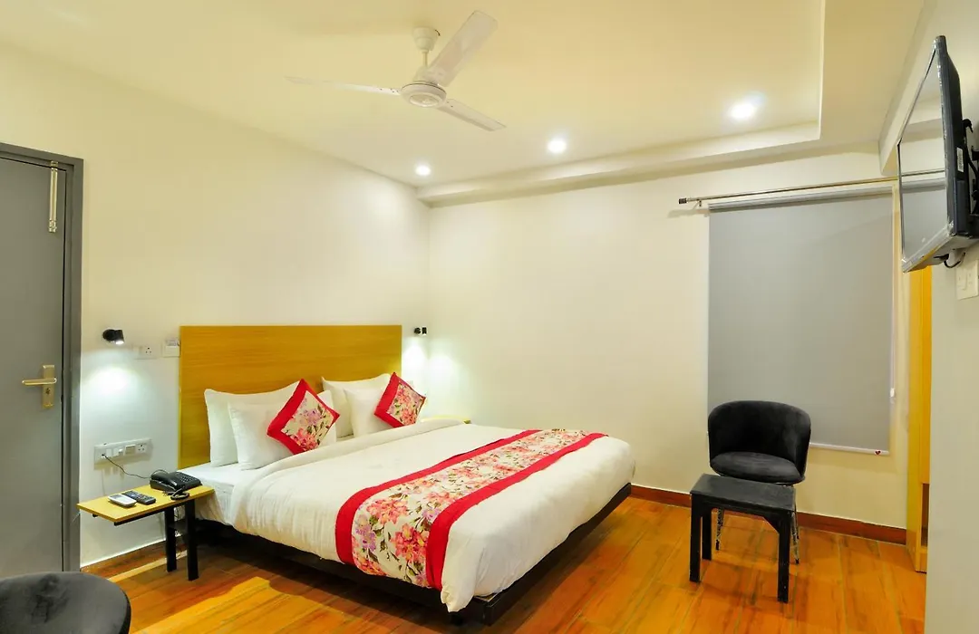 Hotel Emporio Near New Delhi Railway Station-1