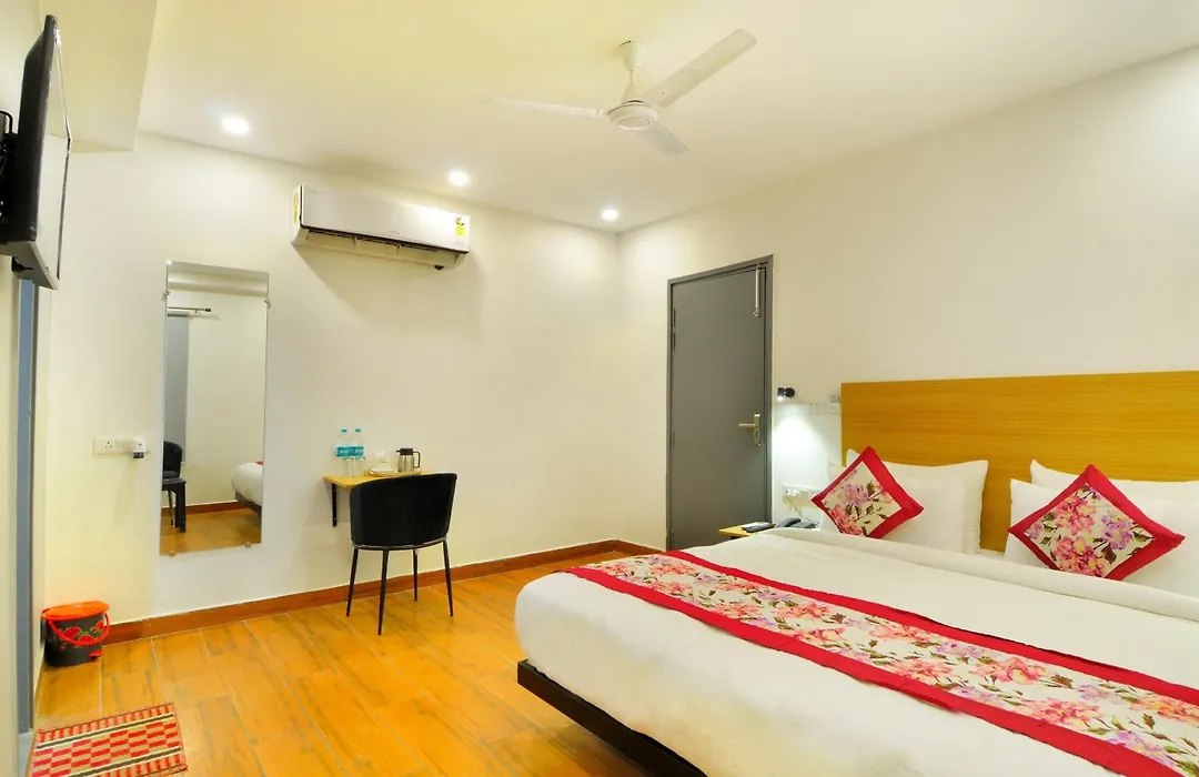 Hotel Emporio Near New Delhi Railway Station-1
