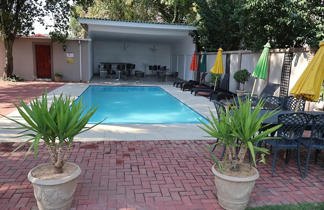 Airport Gardens Boutique Hotel-1
