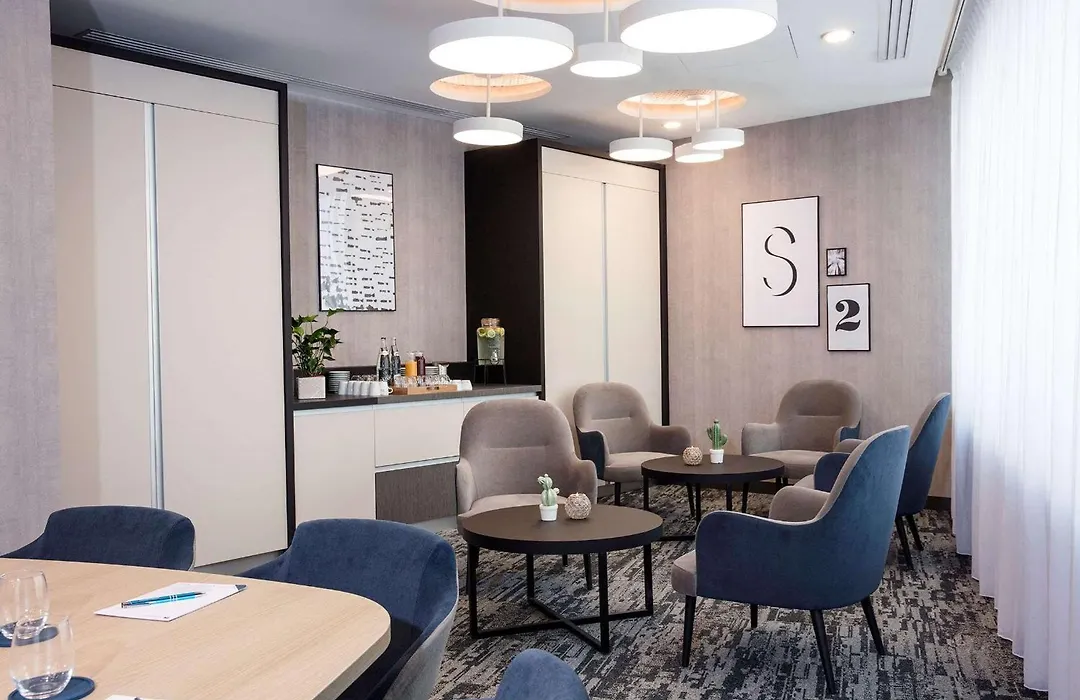 Hampton By Hilton Paris Clichy-1
