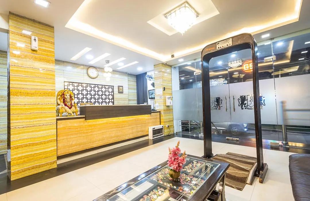 Hotel Red Castle - Near Ganga Ram & Blk Hospital - Karol Bagh-1