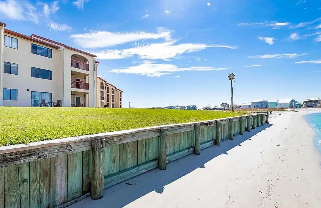 Sunset Harbor Palms 1-204-1