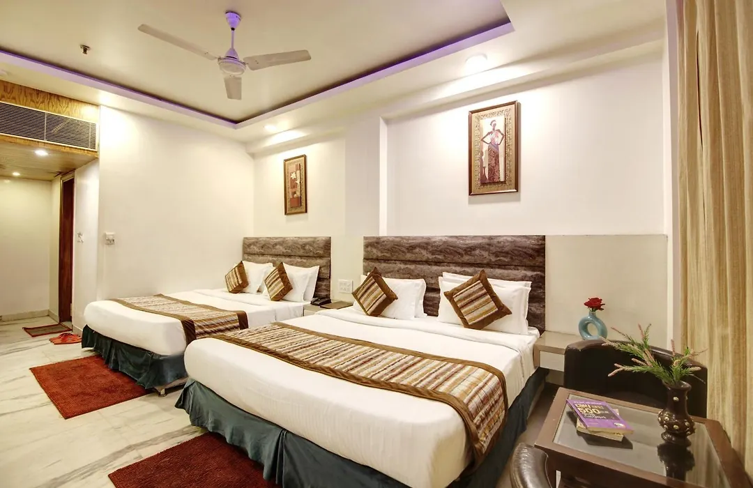 Hotel All Iz Well - Just A Min Away From New Delhi Railway Station-1