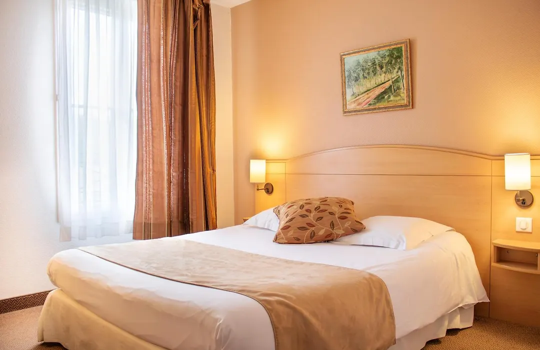 Brit Hotel Chateaudun-1