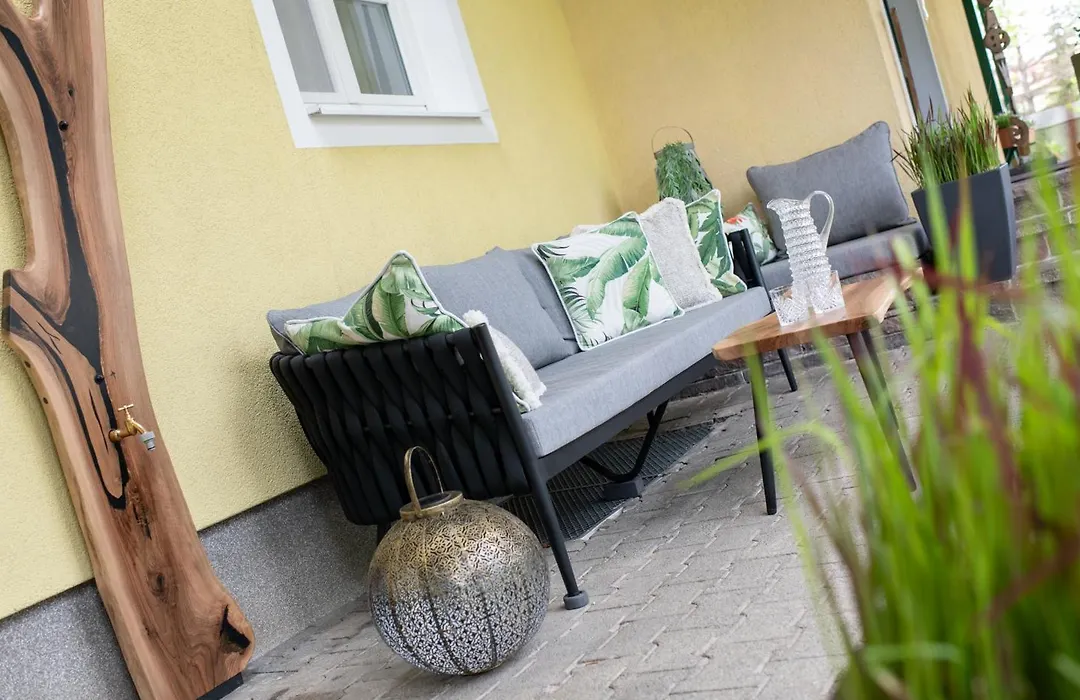 Die WUNDER s Ferienpension-1