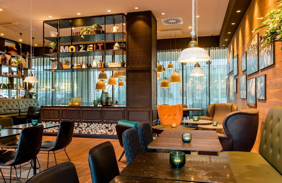 Motel One Salzburg-Süd-1