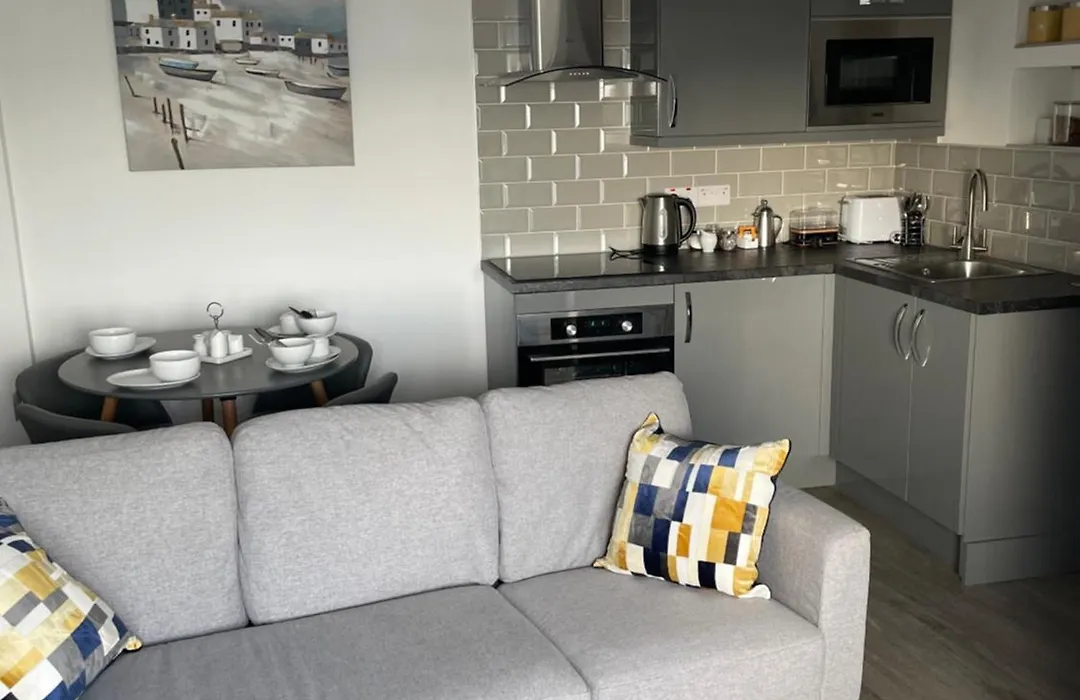 Duporth Guest House-1