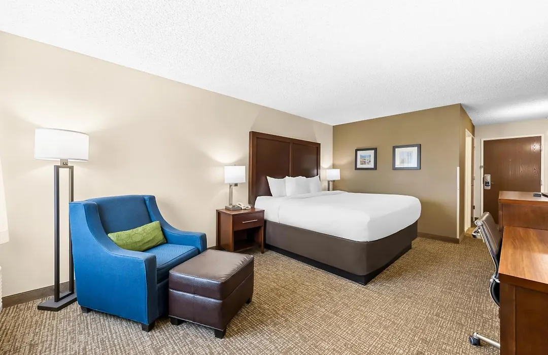 Comfort Inn & Suites Pueblo-1