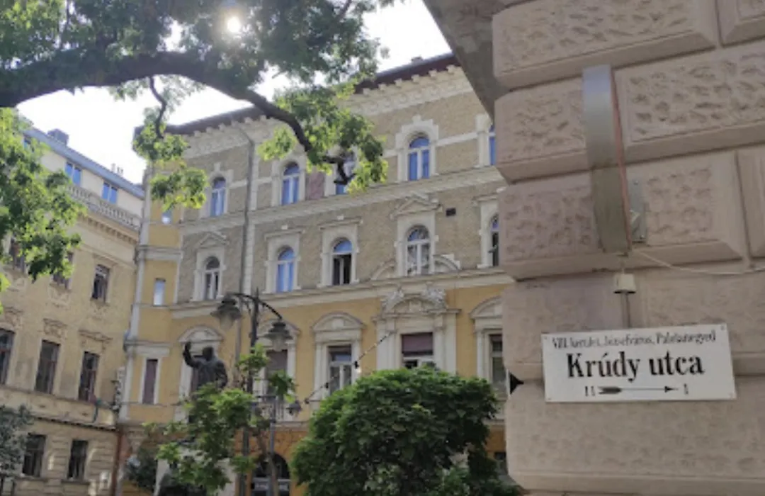 Nomad Rooms & Guesthouse-1