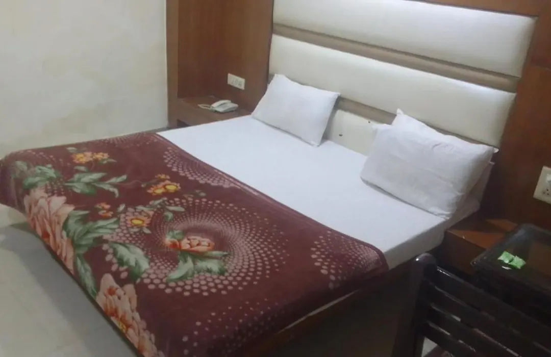 Hotel Noble Inn-1