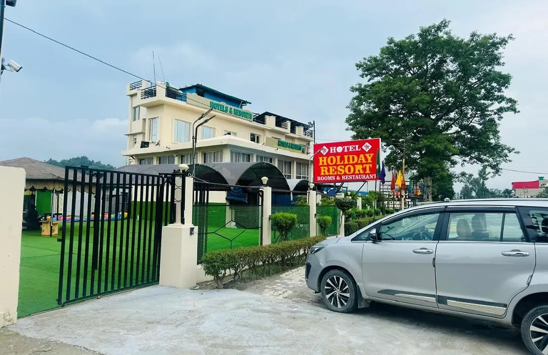 Hotel Holiday Resort-1