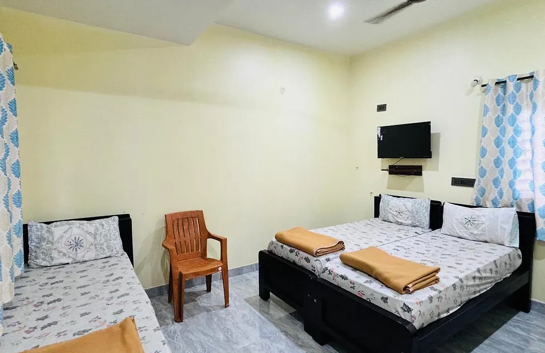 Sri Siri Lodge And Hotel-1