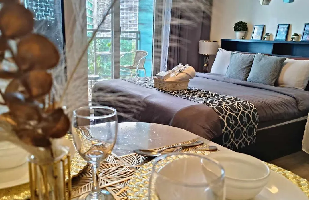 Happy Staycation In Azure Urban Resort Spacious Family Room Near Sm Bicutan And Manila Airport-1
