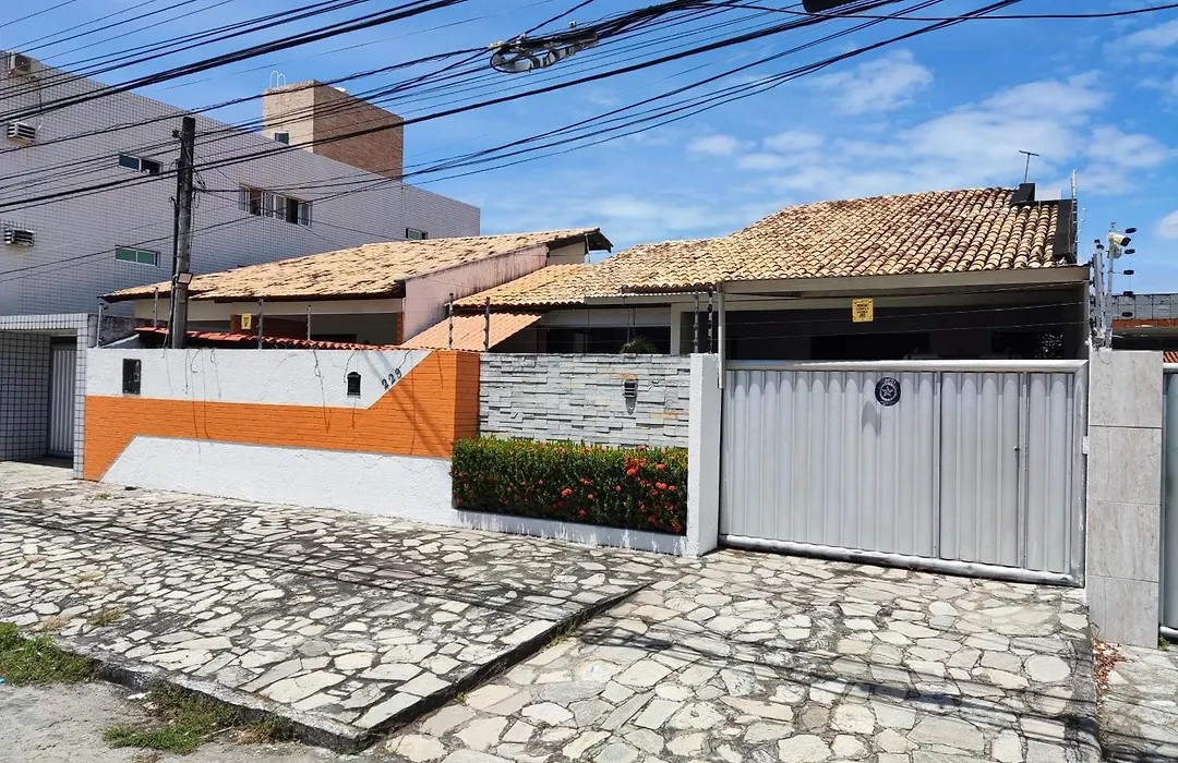 Da Silva residência à 200 metros da praia do Bessa-1