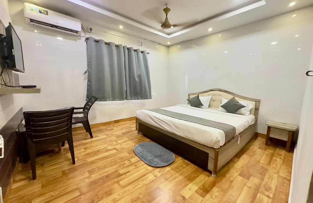 Hi5 Hotel Aryan-1