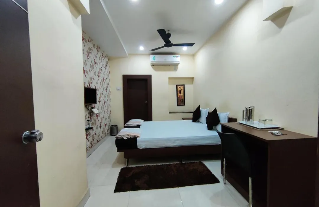 Gulmohar - By Mansi Service Apartment-1