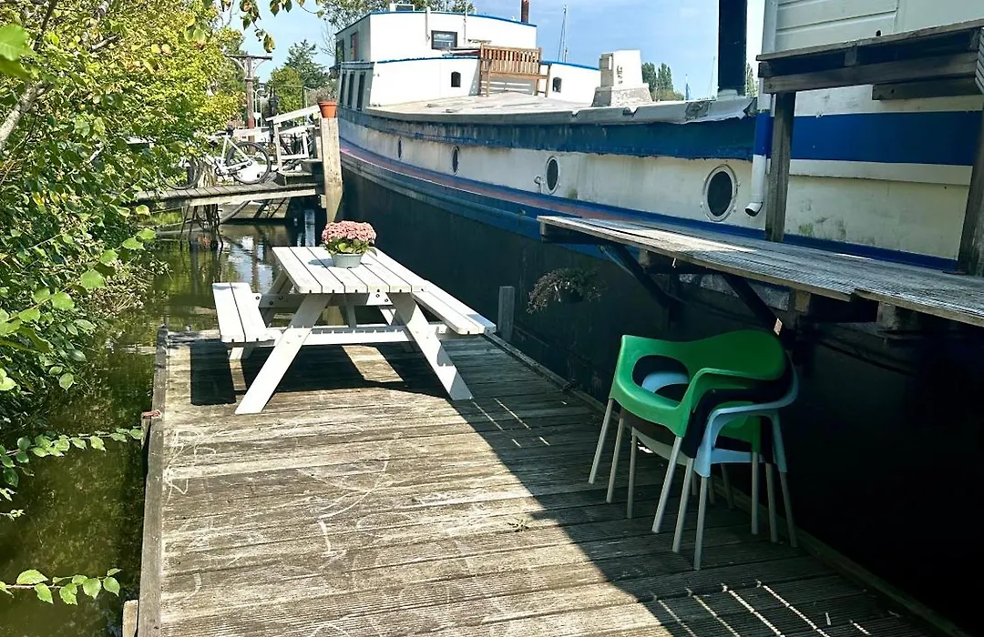 Houseboat De Cornelia-1