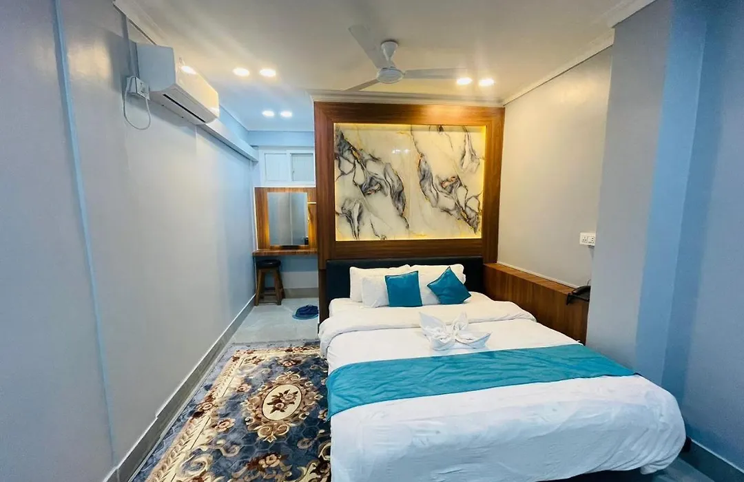 Guru Hotel And Lodge-1
