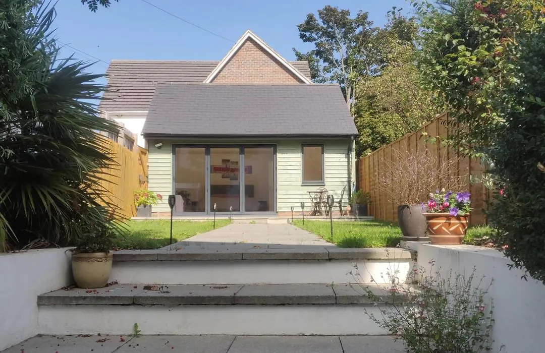 Guest House At 160 London Road-1