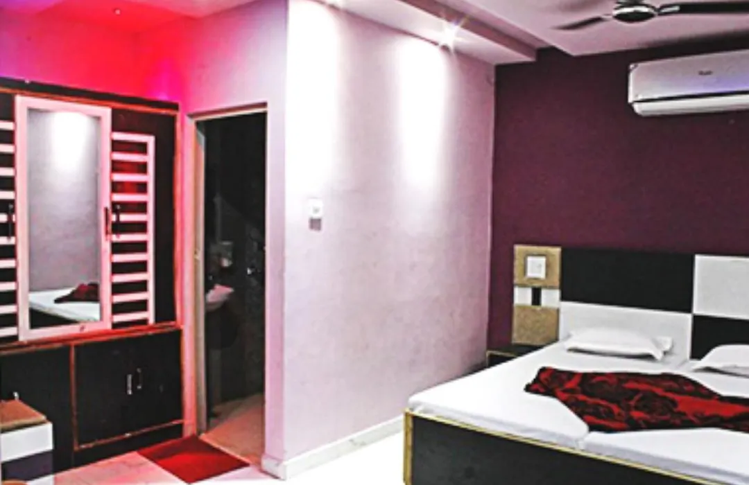 Hotel Roshan-1