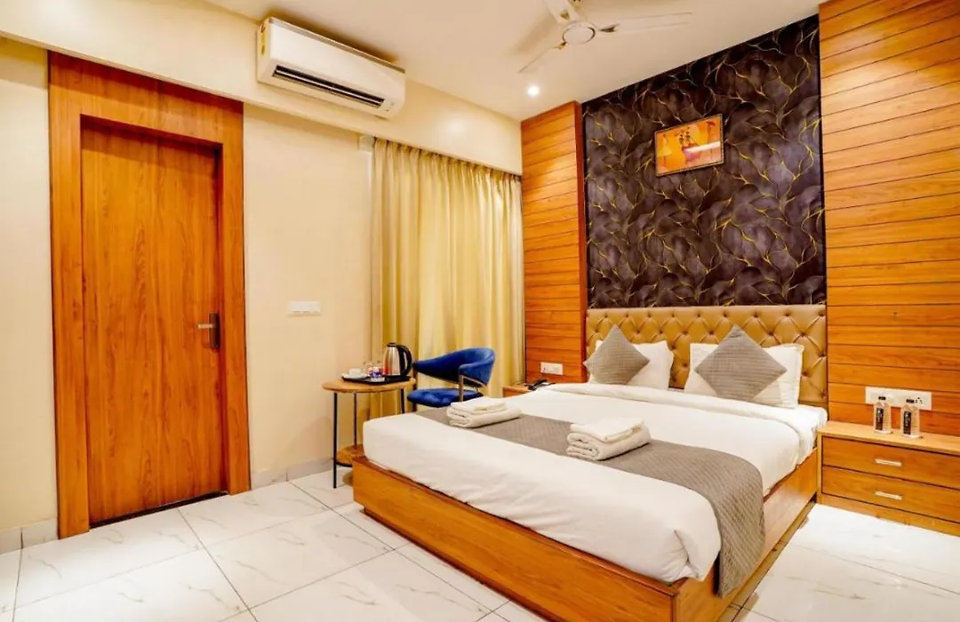 Hotel Olive Palace - Best Rated Area-1