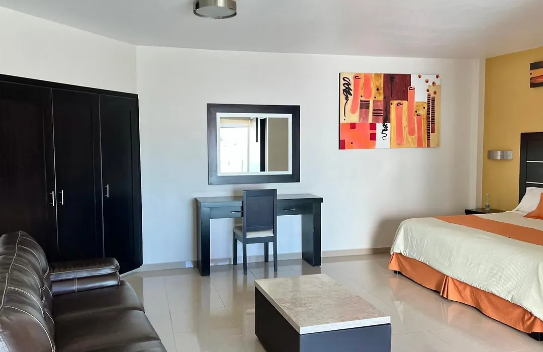 Hotel Renzzo-1