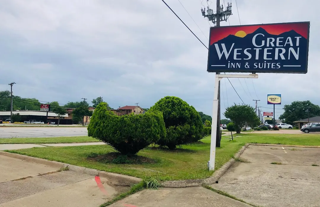 Great Western Inn & Suites-1