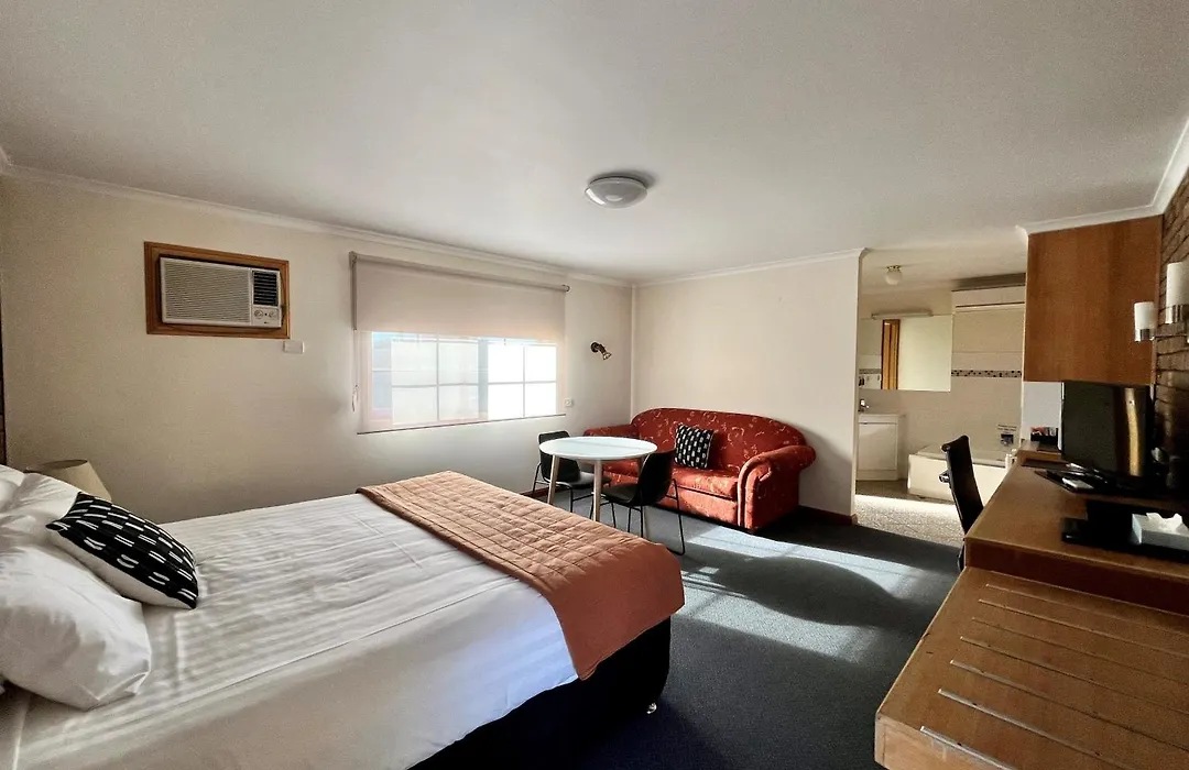 City Colonial Motor Inn-1