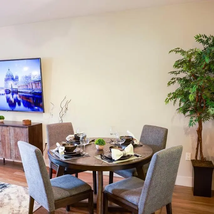 1 Bedroom Xl Condo With King Bed, Garden View, Parking Included-1