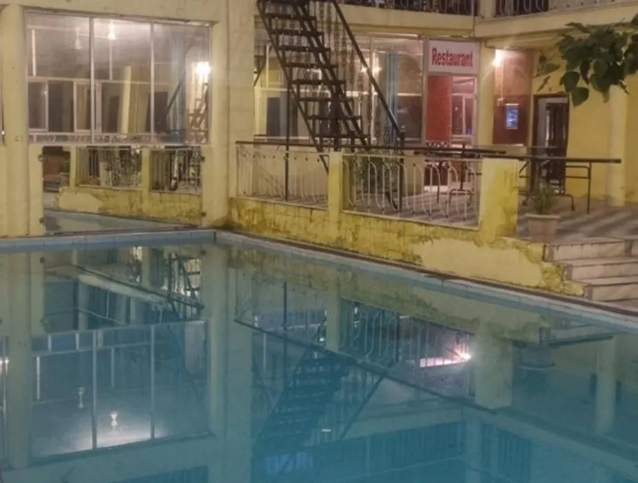 Hotel Oasis-1