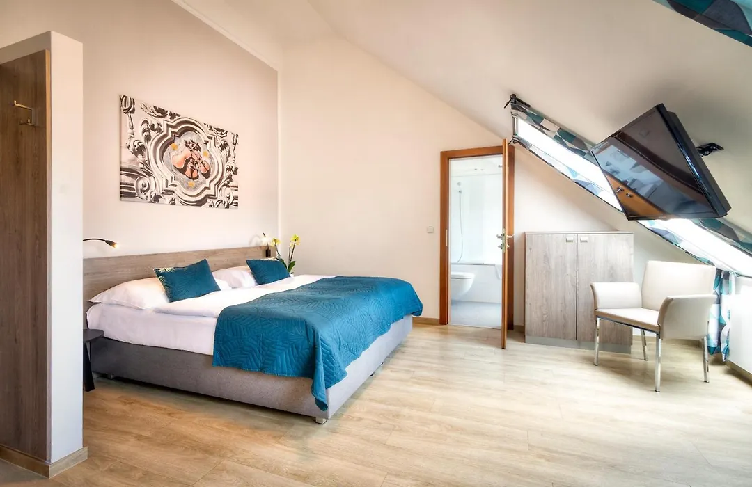 Hotel Pav-1