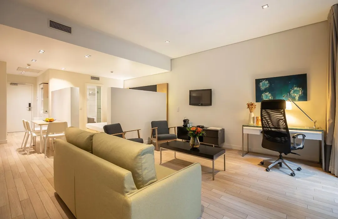 B-Aparthotel Grand Place-1