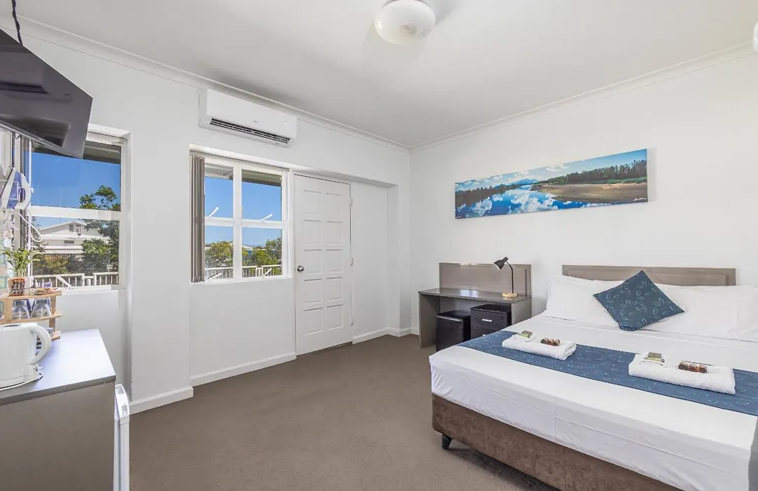 Lees Hotel-1