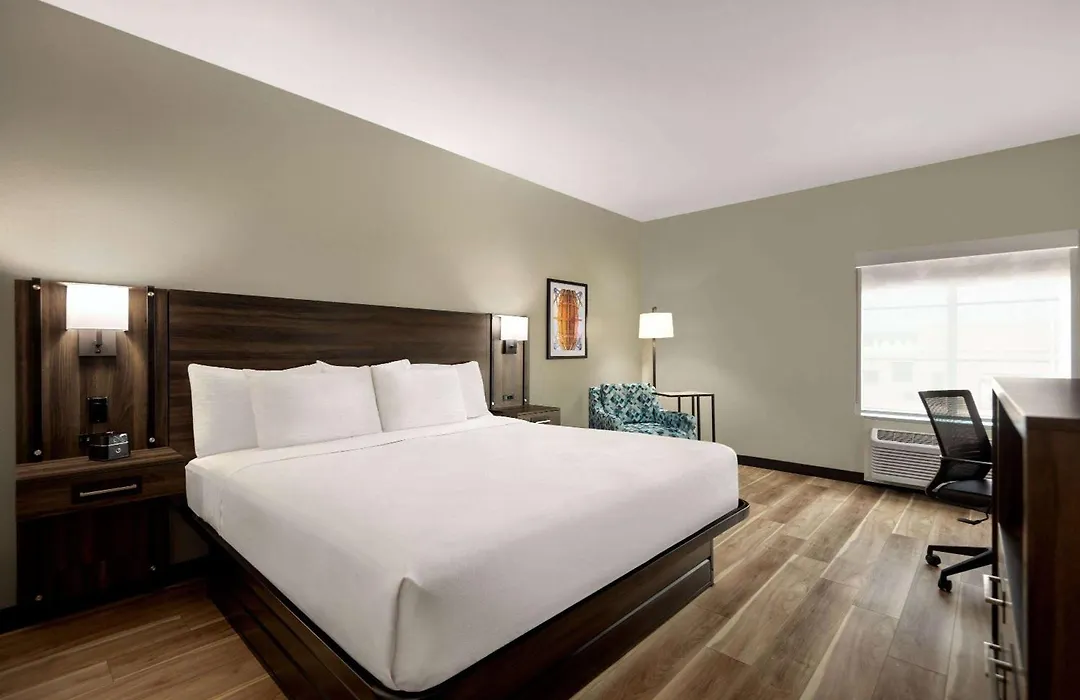 La Quinta By Wyndham Gonzales La-1
