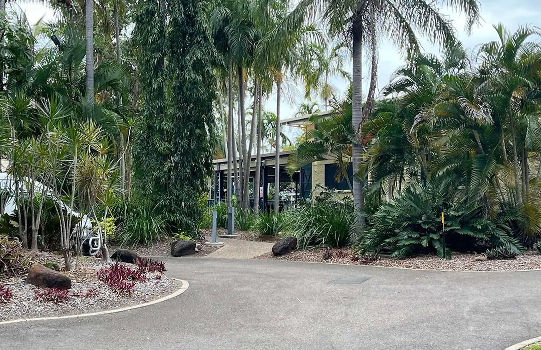 Bushland Beach Tavern-1