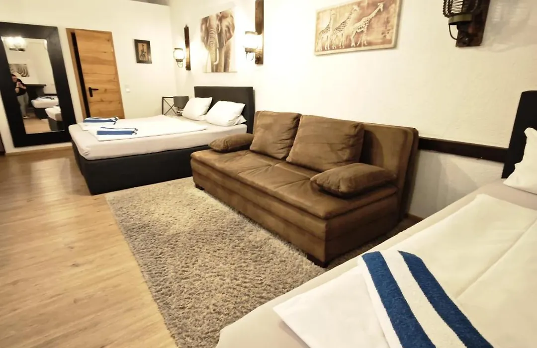 Pension Riverside in Leverkusen Hitdorf am Rhein - Zentral an der A1 und 59-1
