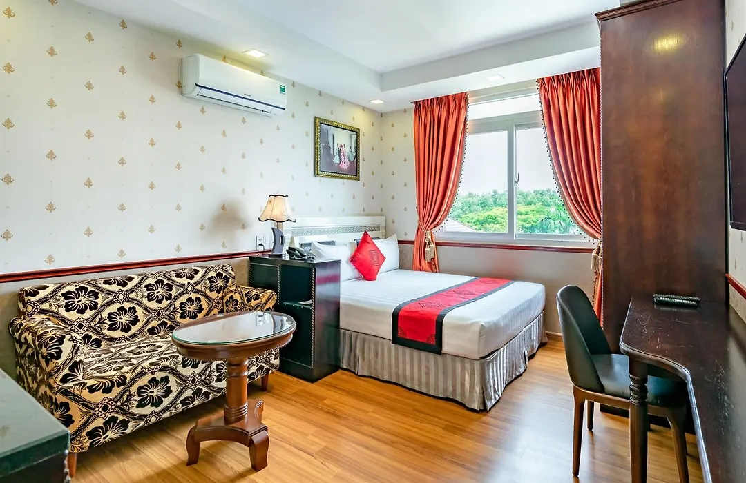 Collection O Emerald Luxury Apartment - Near Secc-1