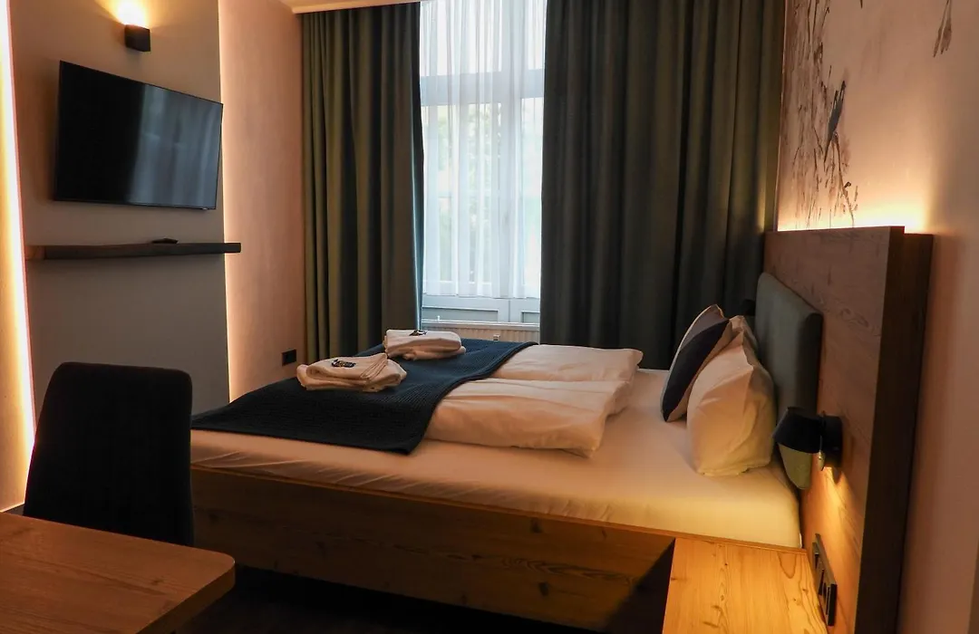 Café-Hotel Gutshof-1