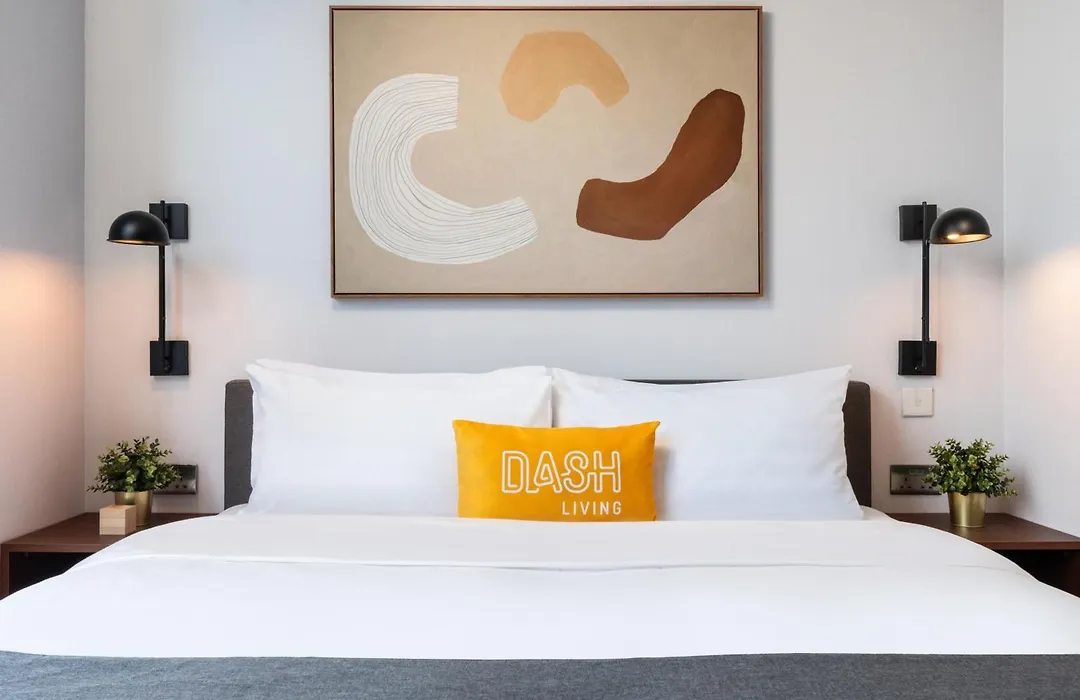 Dash Living On Queen'S-1