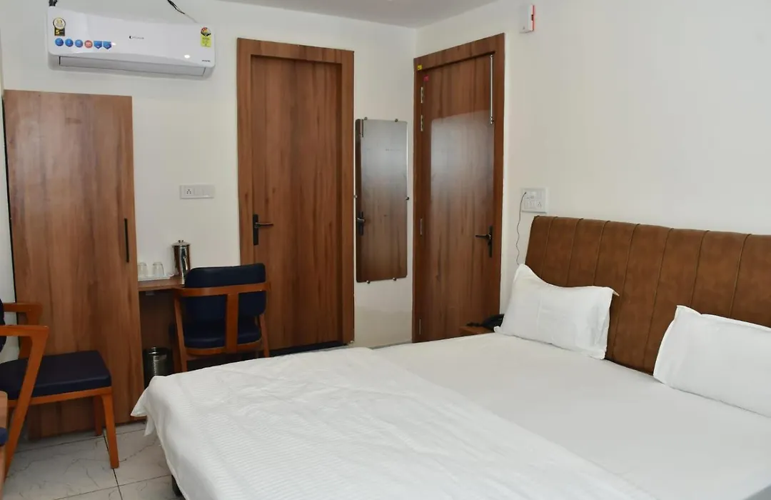 Hotel Leela Shree-1