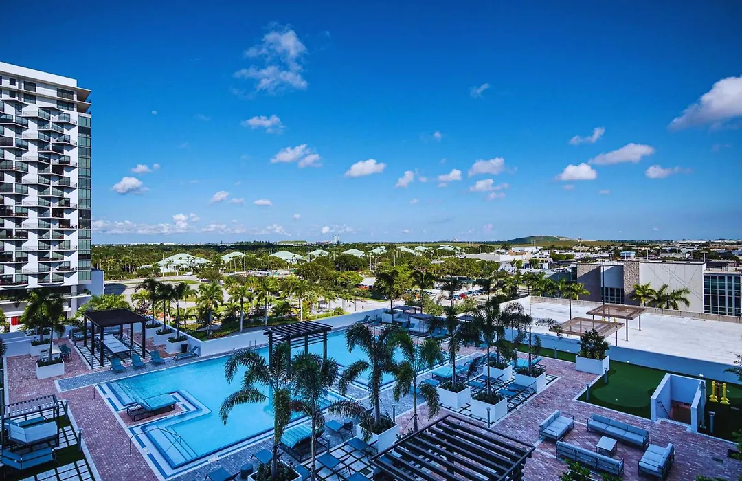 Casa Amor - Beach Club, Gym, Sauna, Free Parking, Near Airport-1