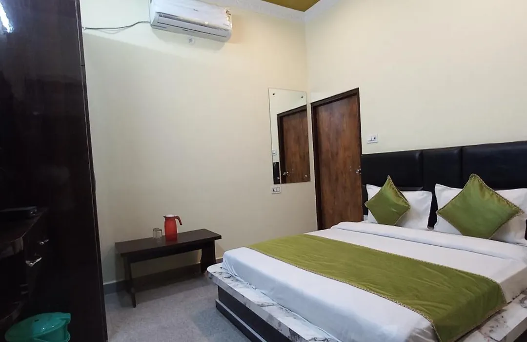Hotel Siyaram Palace-1