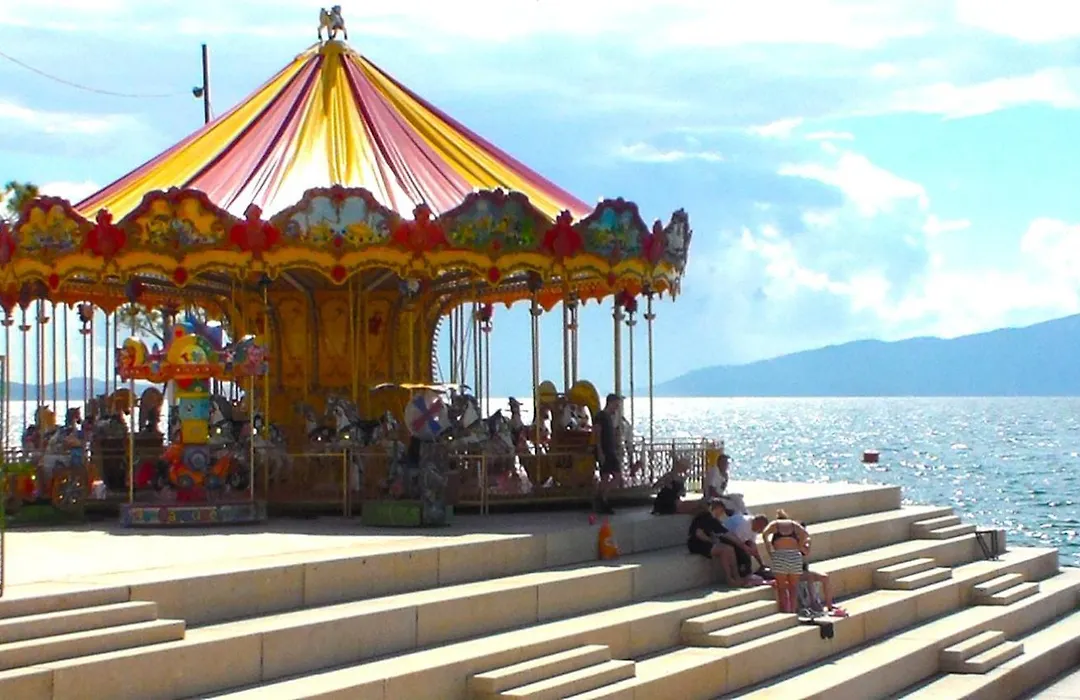 Blue Eye Saranda-1