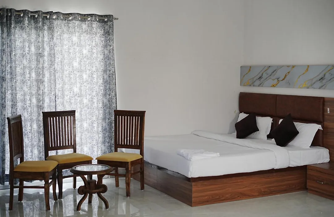 Hotel Parmanand Garden-1