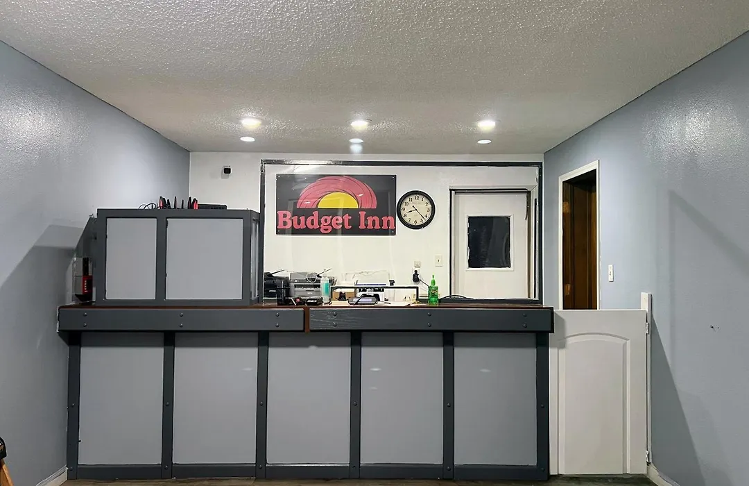 Budget Inn-1