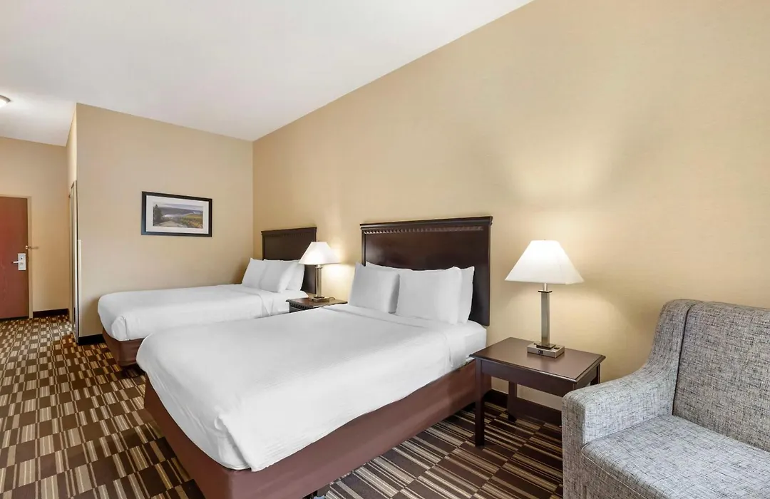 Best Western Plus Victor Inn & Suites-1