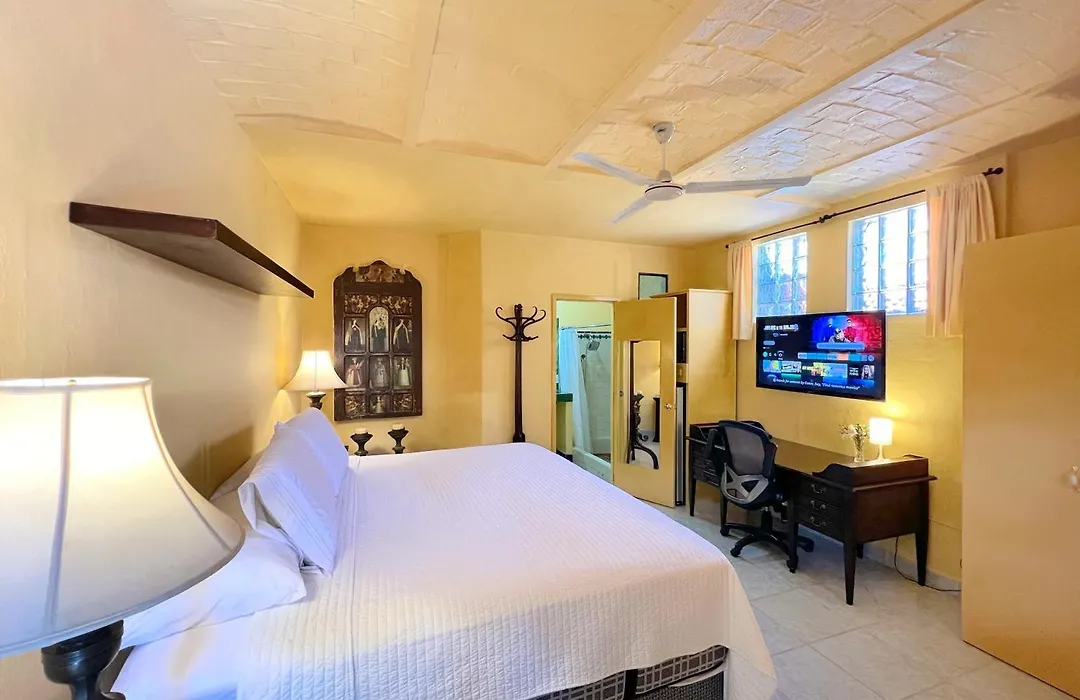 Estrellita'S Bed & Breakfast-1