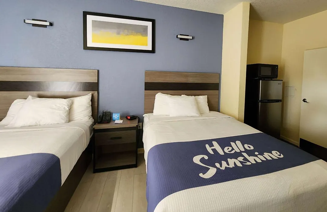 Days Inn By Wyndham Freeport-1